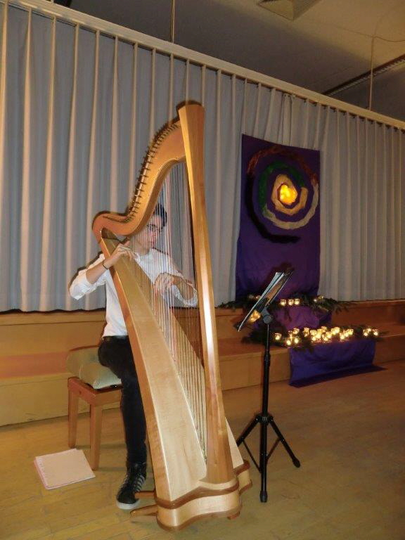 Adventsfeier mit besinnlicher und schner Harfenmusik